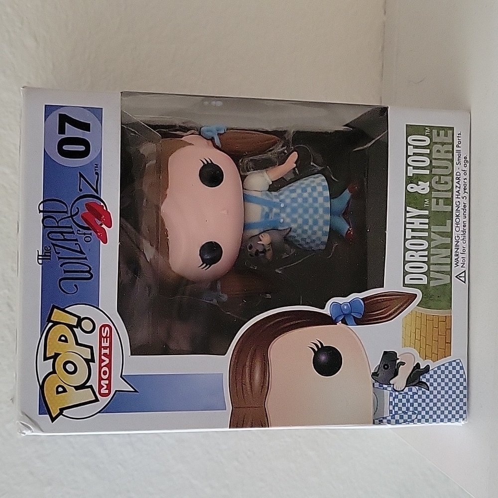Funko Pop Movies Wizard of Oz Dorothy and Toto Vinyl Figure 07